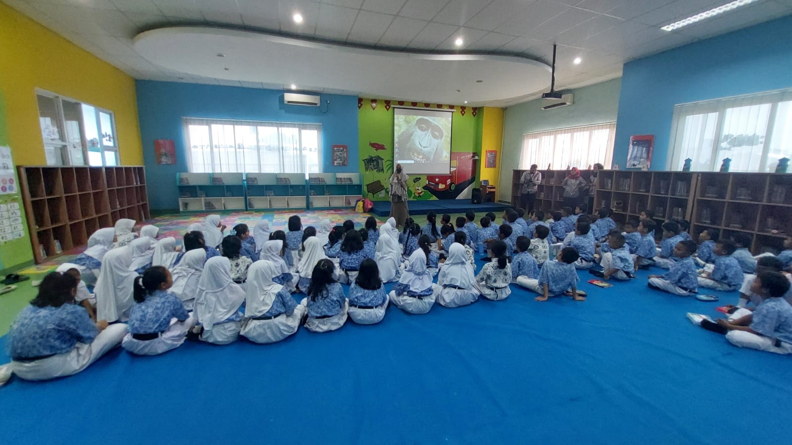 Wisata LiterAsyik Ke Perpustakaan Jakarta Timur : Transformasi Perpustakaan Berbasis Inklusi Sosial Bersama SDN Rawa Bunga 12